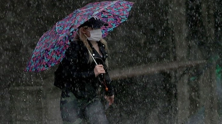 Bugün hava nasıl olacak? Meteoroloji'den sağanak yağış ve fırtına uyarısı!