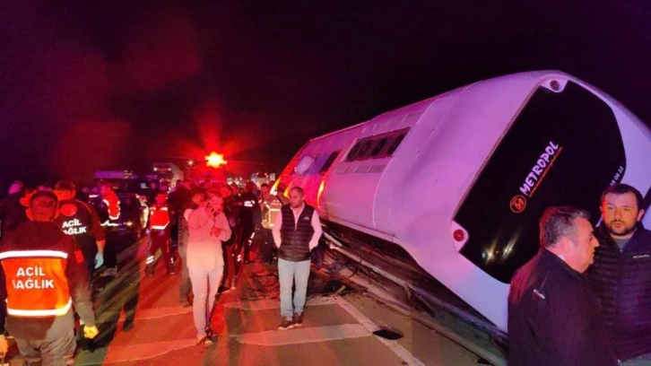 Bursa can pazarı! Öğrencileri taşıyan tur otobüsü devrildi: Ölüler ve çok sayıda yaralı var!