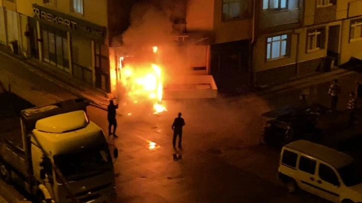 Bursa'da yangın paniği. Birden alev topuna döndü. O anlar kameralara yansıdı