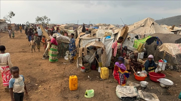 Burundili selzedeler yerleştirildikleri kampta zorlu koşullarda hayata tutunuyor