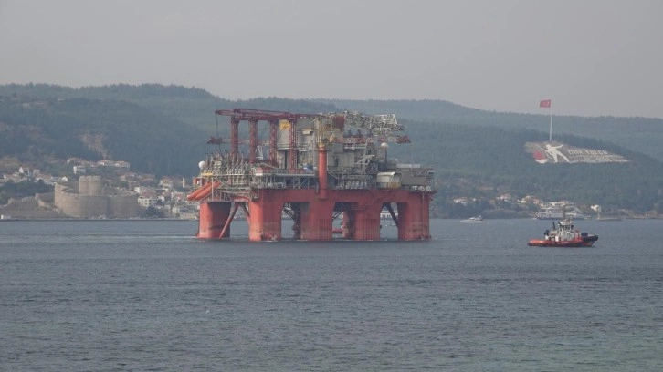 Çanakkale Boğazı tek yönlü gemi trafiğine kapatıldı