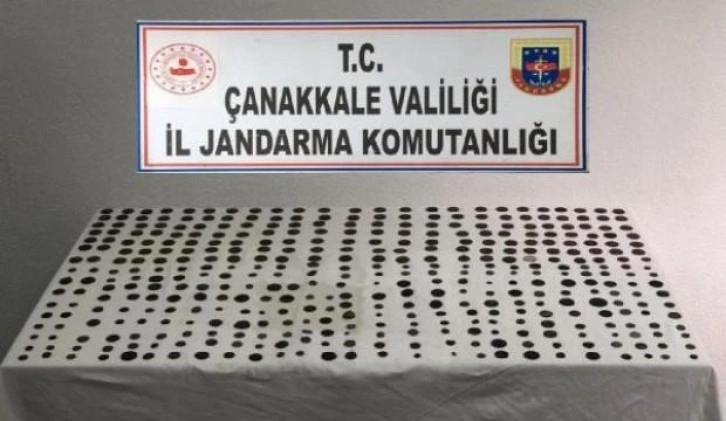 Çanakkale'de 406 tarihi sikke ele geçirdi