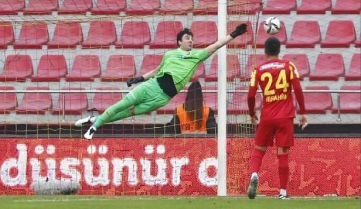 Cenk Gönen'den Beşiktaş'a geçit yok!