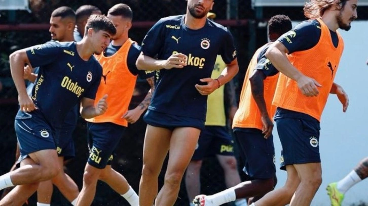 Cenk Tosun, Fenerbahçe ile ilk antrenmanına çıktı