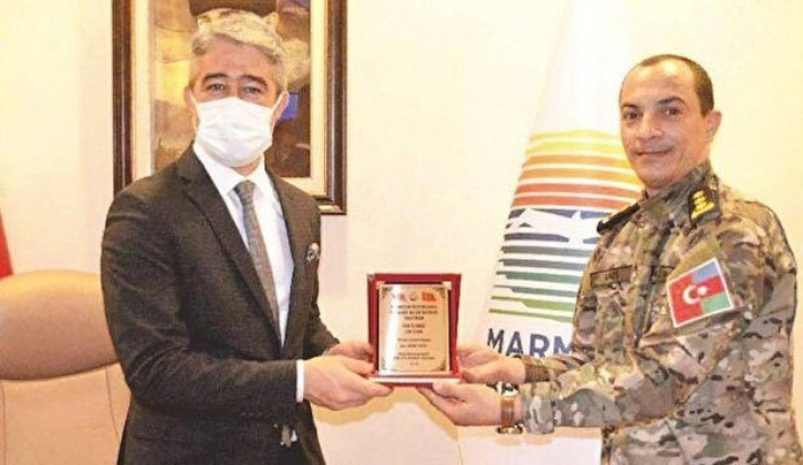 CHP'li belediye başkanının ödül verdiği 