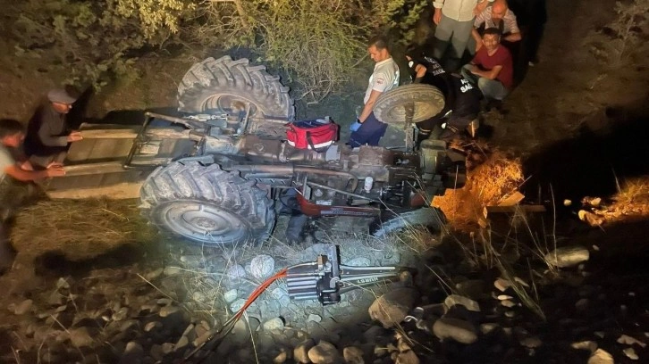 Çorum'da devrilen traktörün altında kalan sürücü öldü