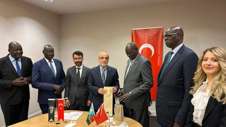 Cumhurbaşkanı Başdanışmanı Yalçın Topçu'dan Güney Sudan heyetiyle dostane muhabbet