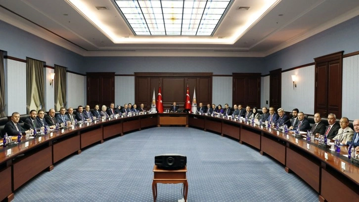 Cumhurbaşkanı Erdoğan AK Parti Ankara İl Teşkilatı ve ilçe belediye başkanları ile görüştü