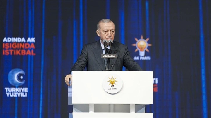 Cumhurbaşkanı Erdoğan yeniden AK Parti Genel Başkanı seçildi