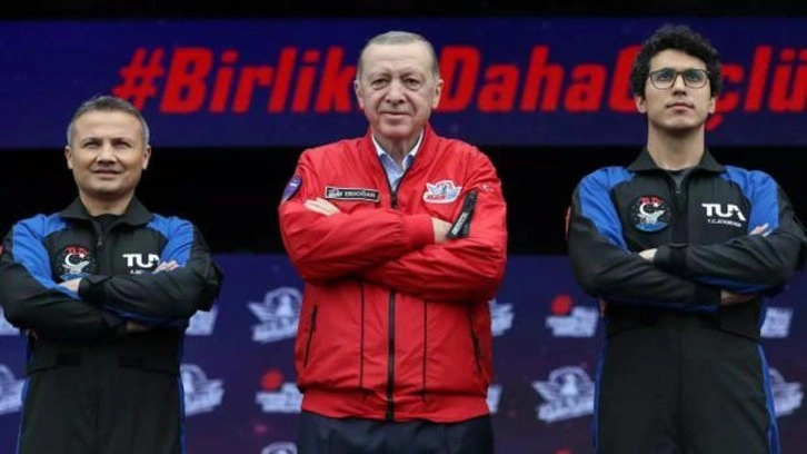 Cumhurbaşkanı Erdoğan'dan uzay yolculuğu paylaşımı: Gurur duy Türkiye!