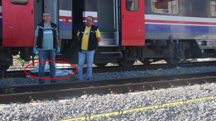 Demir yolunun karşısına geçmek isterken tren çarpmasıyla öldü