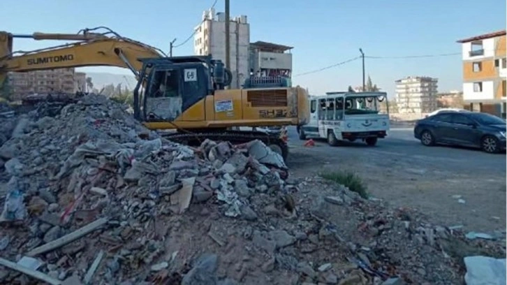 Asrın felaketini yaşatan depremin 215'inci gününde enkazda ceset bulundu