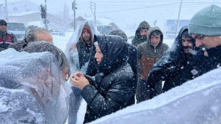 Depremin ilk günü devletin milleti için nasıl çalıştığı görüntülerle ortaya çıktı