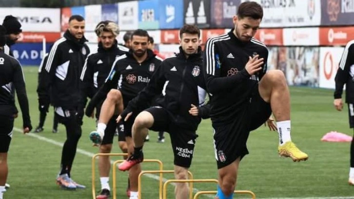 Derbi öncesi Beşiktaş'ta iki şok! Kadroya alınmadılar...