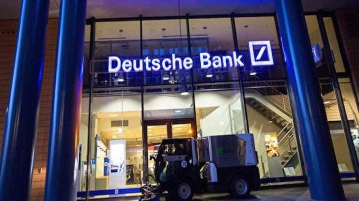 Deutsche Bank, net kârını 4’e katladı