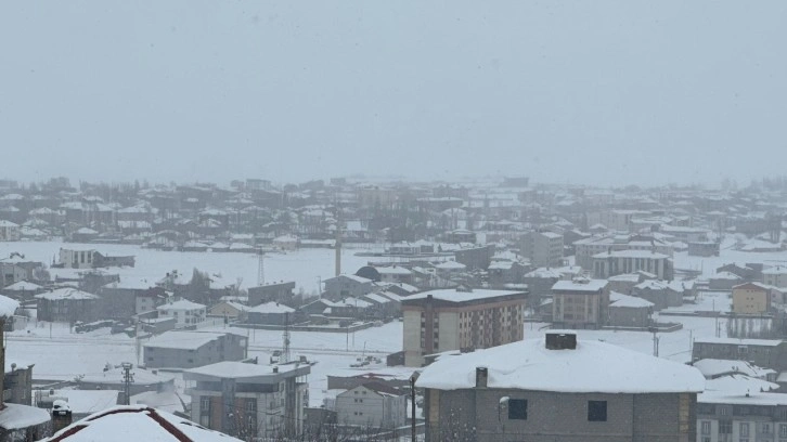 DİKKAT uçak seferleri iptal edildi. Yurtta kar esareti. Ulaşım sağlanamıyor