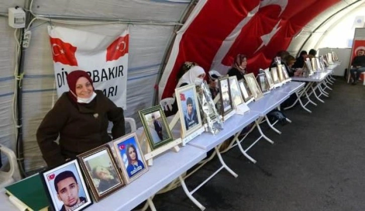 Diyarbakır'da astım ve şeker hastası anne 923 gündür oğlunun yolunu gözlüyor