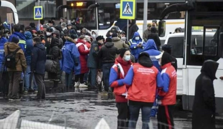 Donbas'tan Rusya tarafına geçenlerin sayısı 100 bine dayandı