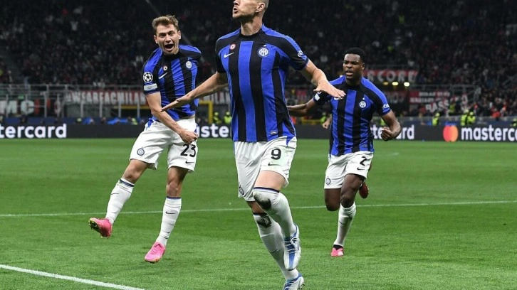 Edin Dzeko bombası! Resmi teklif yapıldı