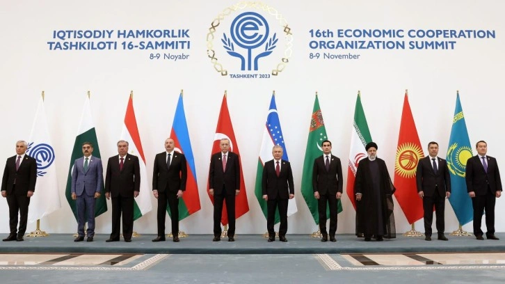 Ekonomik İşbirliği Teşkilatı 16'ncı Zirvesi başladı: Liderlerden aile fotoğrafı