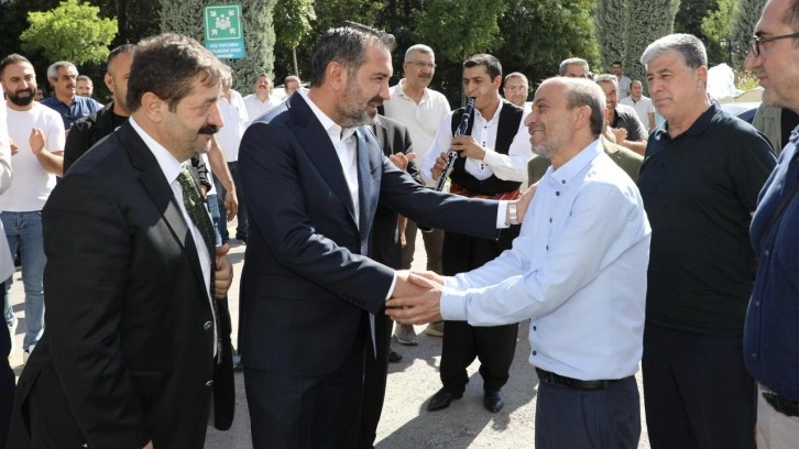 Elazığ Belediyesi'nden çalışanlarına dev zam! Şerifoğulları, davul ve klarnetle karşılandı