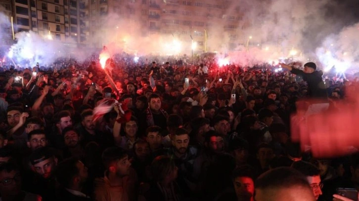 Elazığ'da sokaklar bayram yerine döndü!