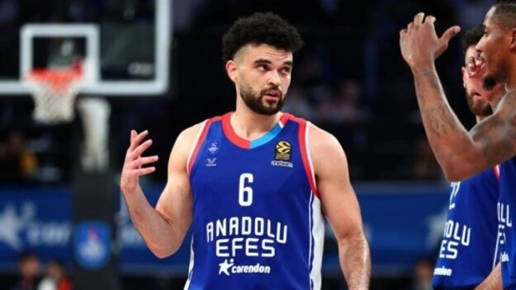 Elijah Bryant coştu Anadolu Efes kazandı