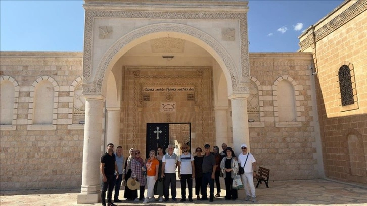 "Emekliler Yılı"nda medeniyetler şehri Mardin'de tarihle buluştular