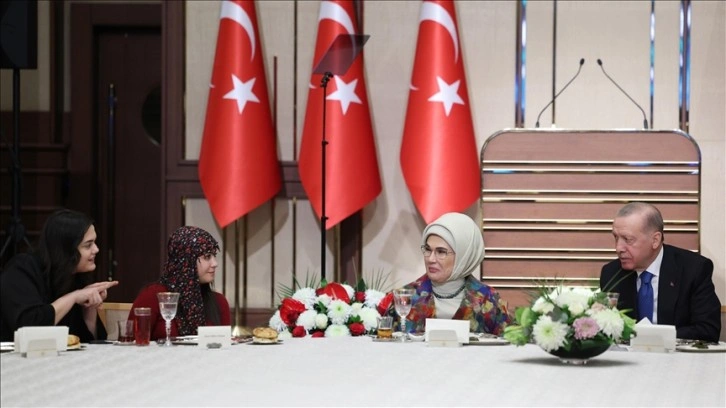 Emine Erdoğan'dan çiftçilerle iftara ilişkin paylaşım