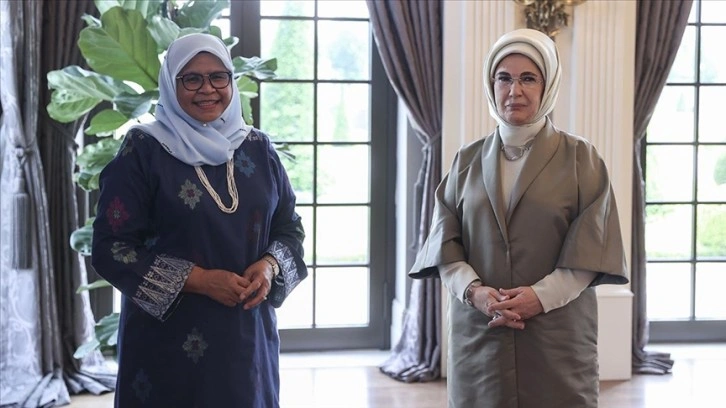 Emine Erdoğan'dan Kuala Lumpur Belediye Başkanı olan eski BM Habitat İcra Direktörü Sharif'