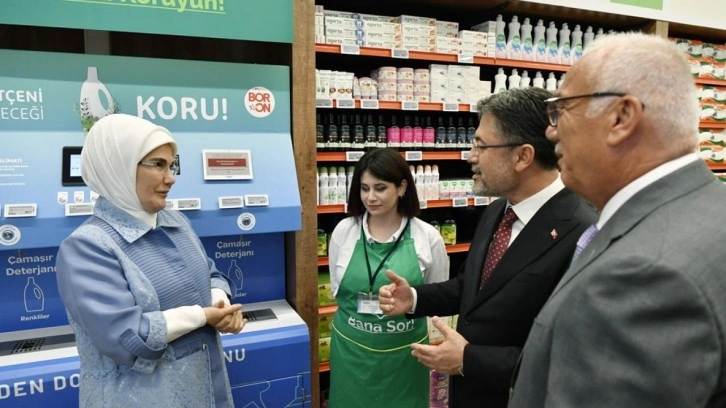 Emine Erdoğan'dan Tarım Kredi markete ziyaret