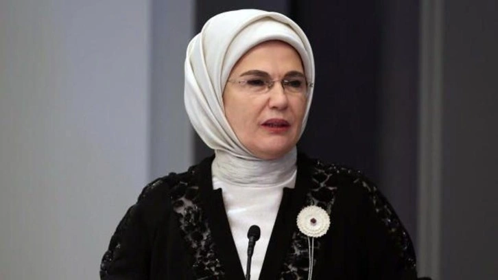 Emine Erdoğan İlk Türk uzay yolcusu Gezeravcı'ya başarılar diledi