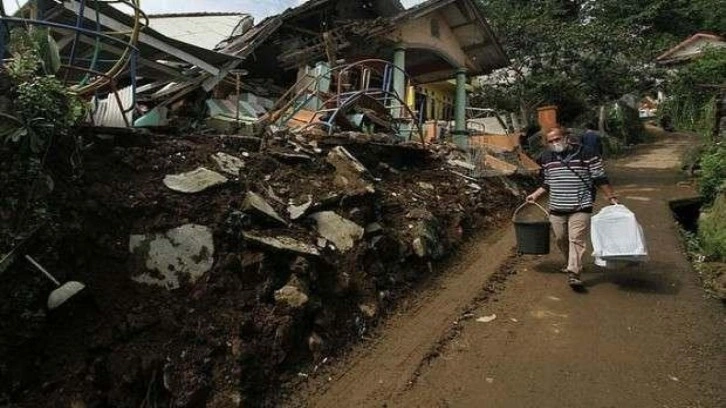 Endonezya'ya acil yardım çağrısı