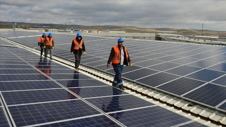 Enerjide büyük değişim: 4 yıl içinde 600 bin yeni işçi alınacak