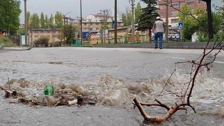 Erzurum'da sağanak ve dolu etkili oldu