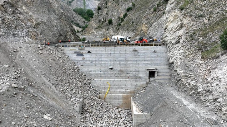 Erzurum'daki Uzundere Barajı 2025'te su tutacak
