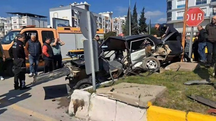 Feci kaza: Tofaş kağıt gibi ezildi! 1 kişi hayatını kaybetti!