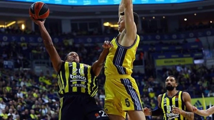 Fenerbahçe, EuroLeague'de farklı kazandı