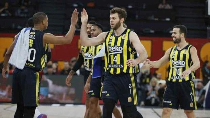 Fenerbahçe yarın Olympiakos'a konuk olacak