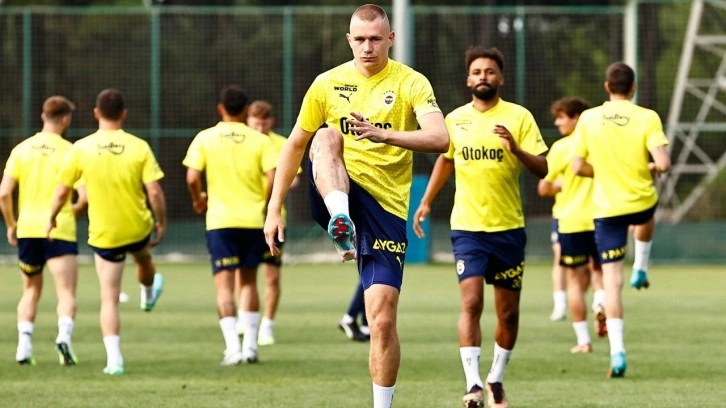 Fenerbahçe'de 3 isim Rusya'ya götürülmedi!