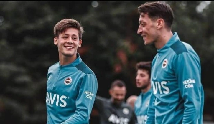 Fenerbahçe'de Mesut Özil'den Arda Güler paylaşımı!