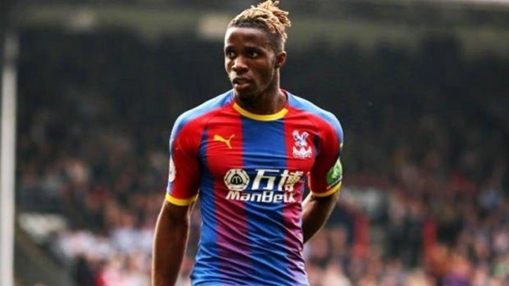 Fenerbahçe'ye Wilfred Zaha'dan kötü haber!