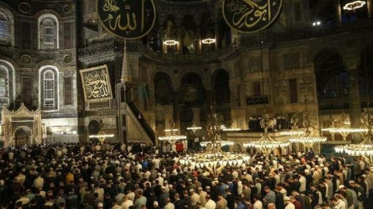 Fethin 569'uncu yılında Ayasofya'da sabah namazı!