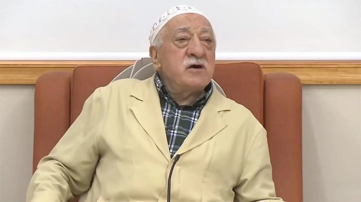 FETÖ'nün 'Garsonu' 16 yıllık talimat arşiviyle yakalandı, 445 polis açığa çıktı