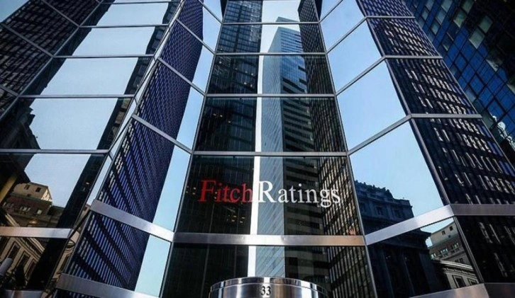 Fitch, Rusya'nın kredi notunu düşürdü