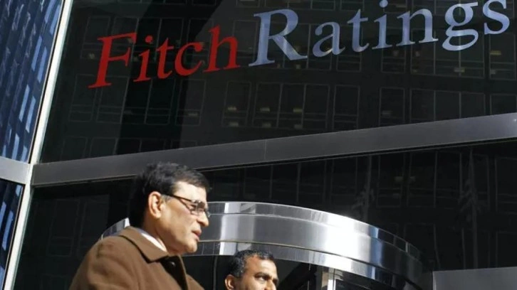 Fitch'ten petrol fiyatları için 2025 tahmini