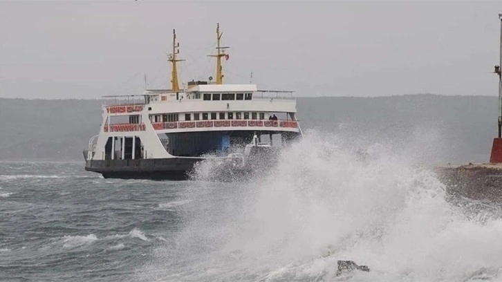 FLAŞ! Yola çıkacaklar dikkat. Feribot seferleri yine iptal edildi