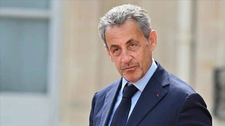 Fransa'da Sarkozy hakkında 1 yıl hapis cezası istendi