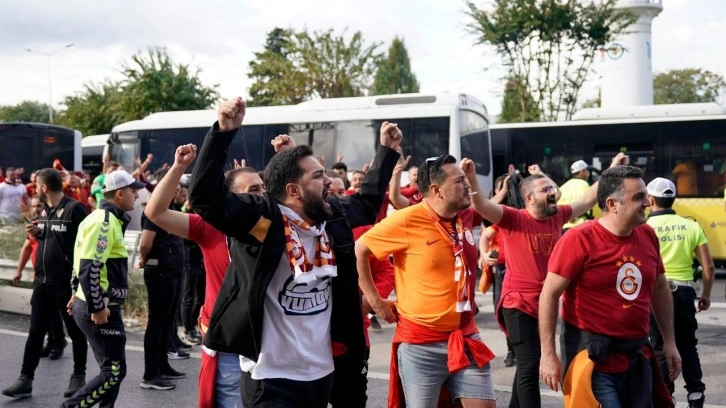 Galatasaray taraftarları Ülker Stadı'nda!