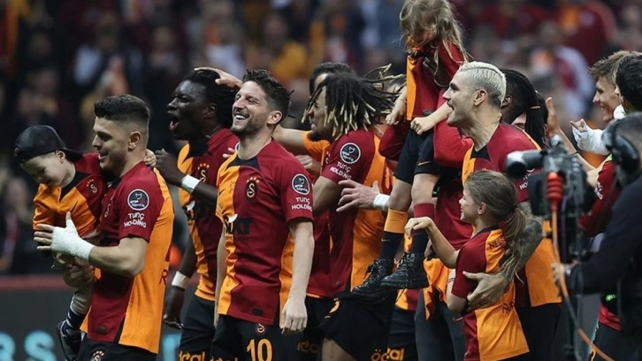 Galatasaray'da 7 ayrılık! Sözleşmeleri sona erdi